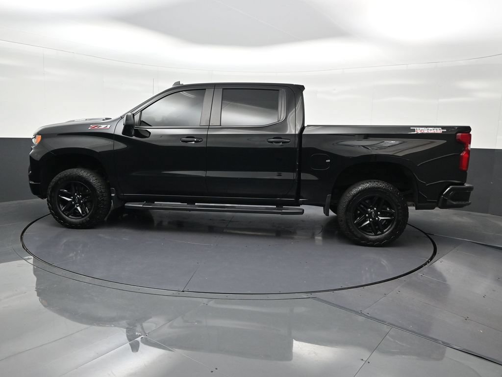 Used 2024 Chevrolet Silverado 1500 LT Trail Boss w/ LT Trail Boss Premium Package AWD/4WD image 2
