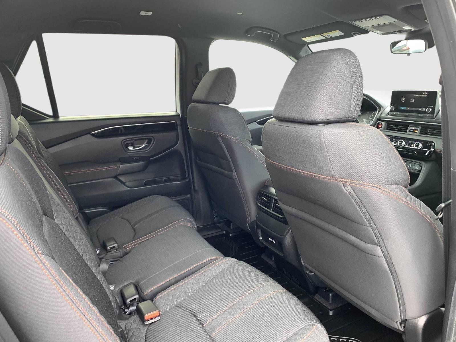 Used 2023 Honda Pilot Sport image 41