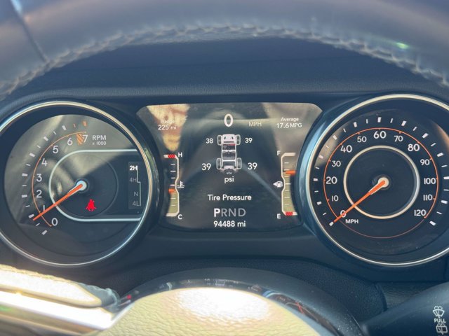 Used 2018 Jeep Wrangler Unlimited Sahara AWD/4WD image 19