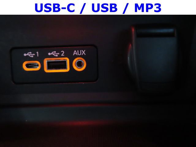 Used 2025 Nissan Sentra SV FWD image 9