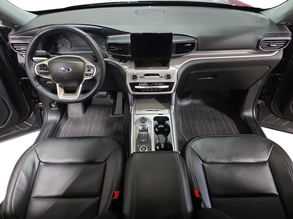 Used 2023 Ford Explorer XLT w/ Equipment Group 202A image 9