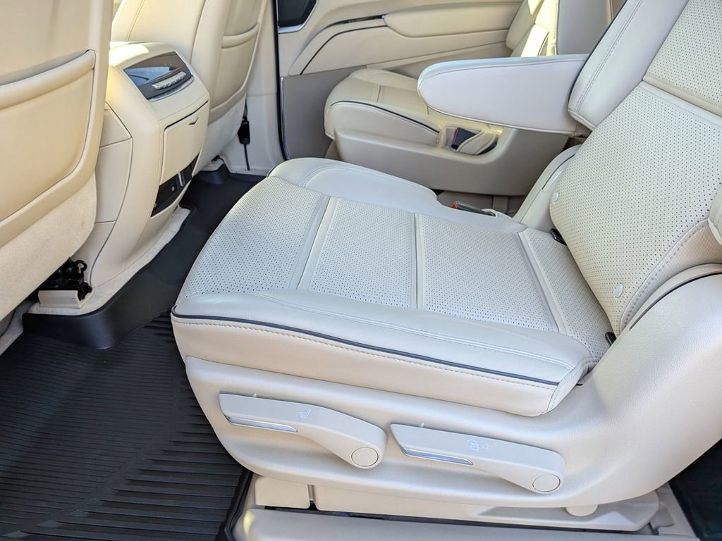 Used 2023 Cadillac Escalade ESV Premium Luxury w/ Performance Package image 24