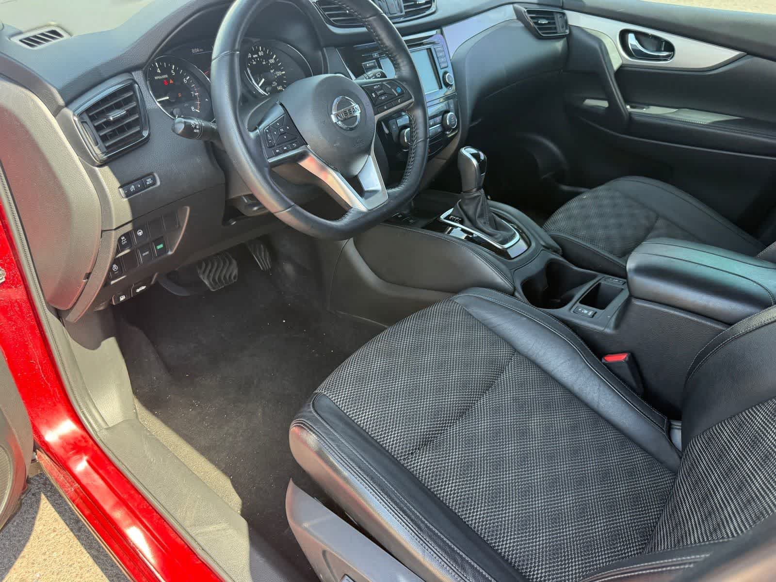 Used 2020 Nissan Rogue Sport SV w/ Technology Package FWD image 13