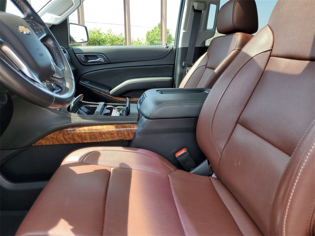 Used 2019 Chevrolet Suburban Premier w/ Premier Plus Edition image 24