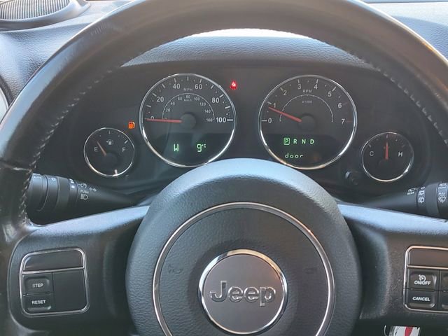 Used 2016 Jeep Wrangler Unlimited Sahara image 12