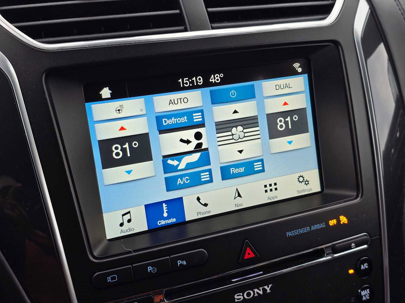 Used 2018 Ford Explorer Platinum image 27