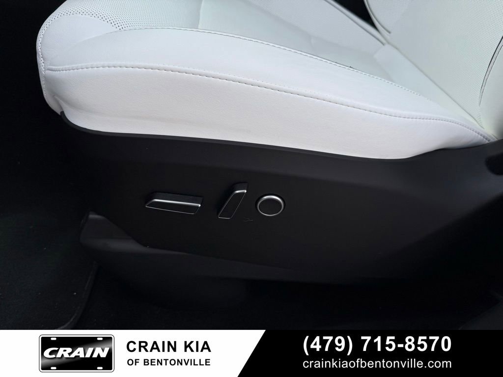 Used 2024 Tesla Model X Plaid image 14