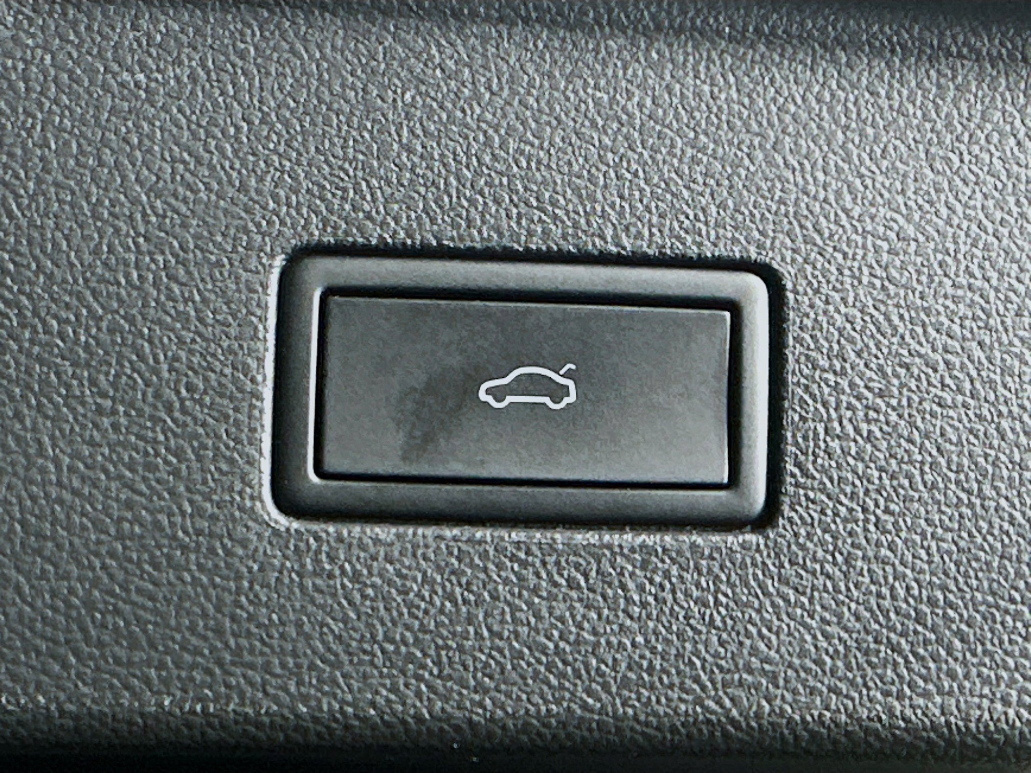 Used 2025 Volkswagen Atlas SE image 31