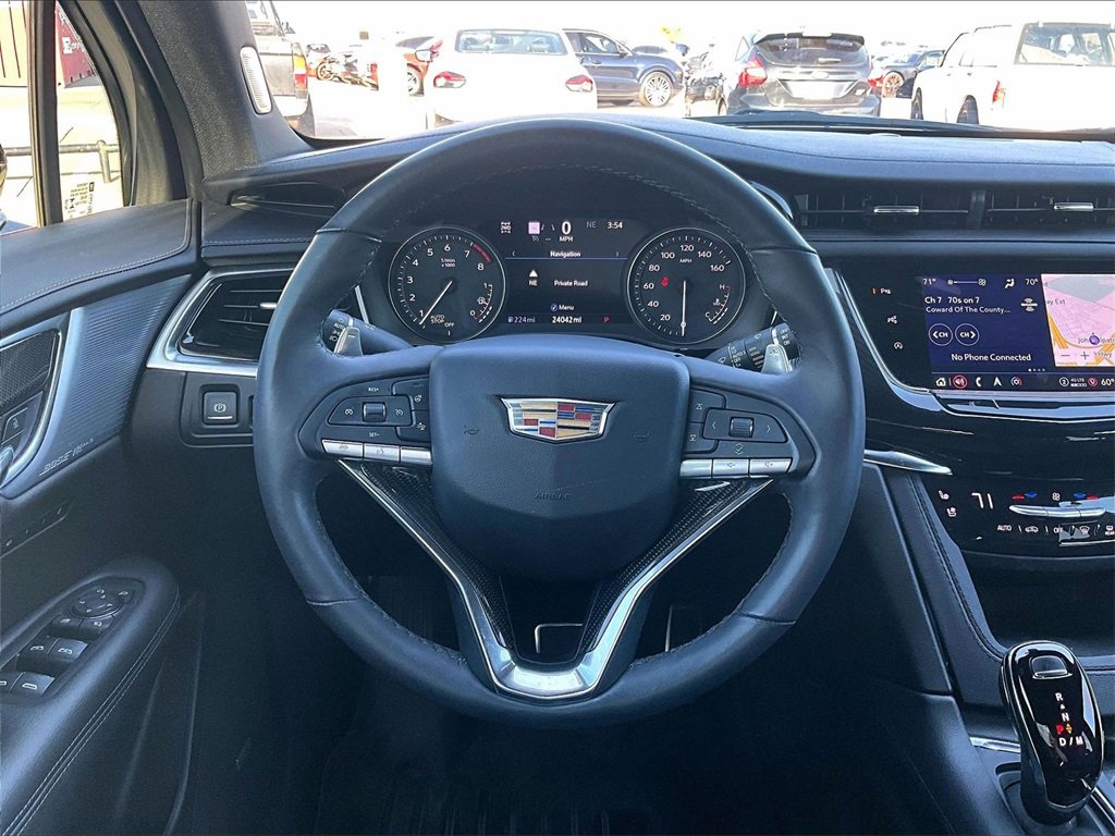 Used 2023 Cadillac XT6 Sport w/ LPO, ONYX Package image 15