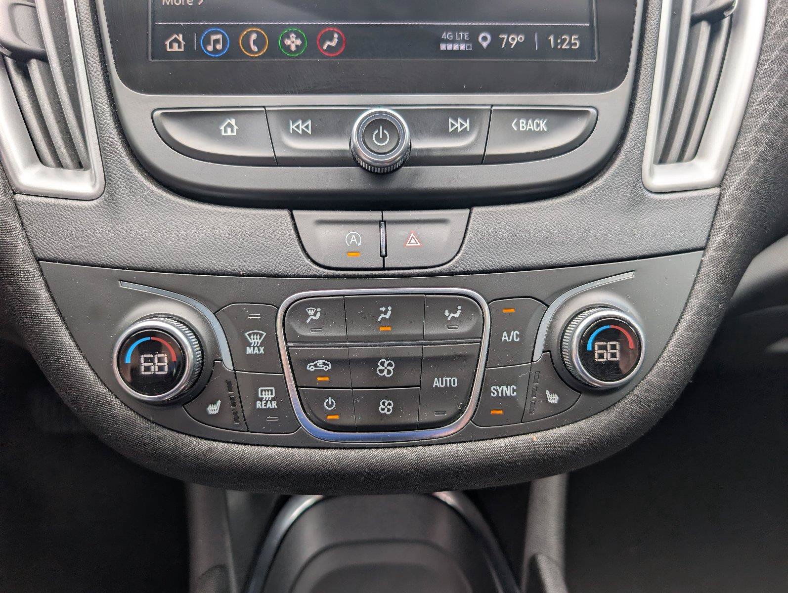 Used 2025 Chevrolet Malibu LT FWD image 17