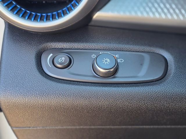 Used 2025 Chevrolet Trax LS image 36