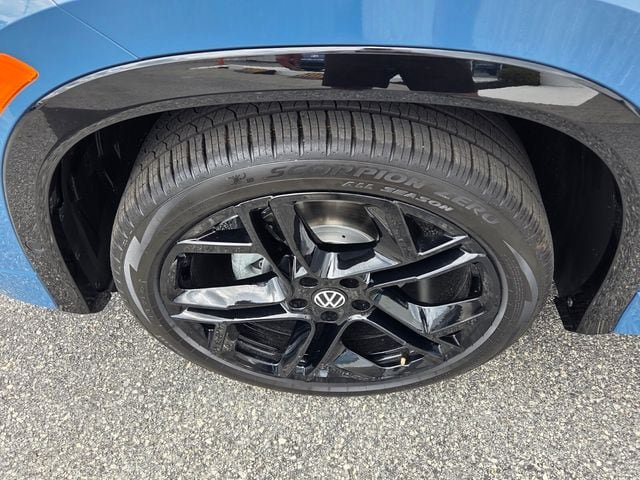 New 2026 Volkswagen Tiguan SE R-Line FWD image 18