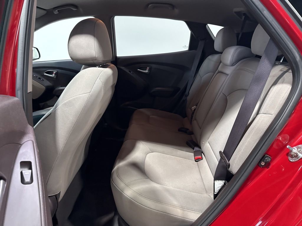 Used 2012 Hyundai Tucson GL image 22