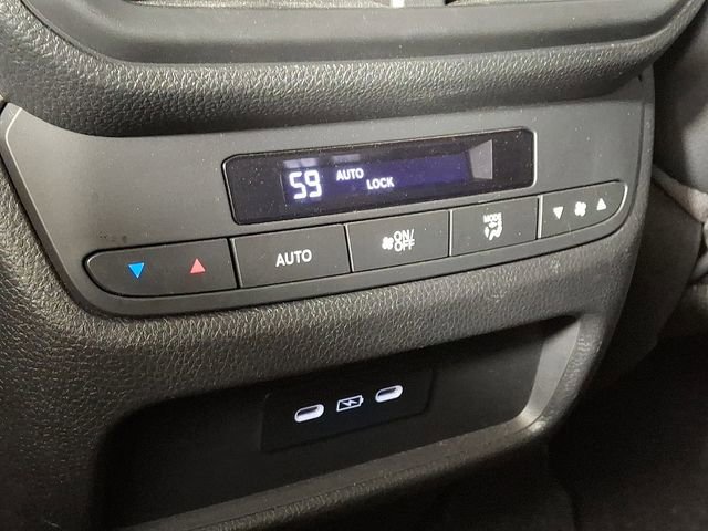 Used 2024 Honda Pilot Touring image 14