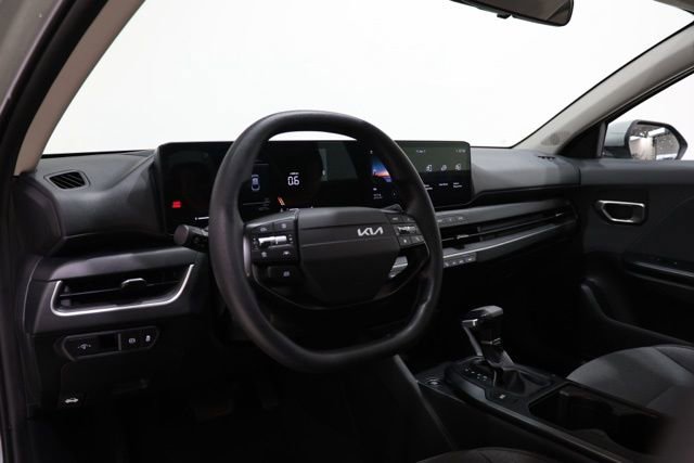 Used 2025 Kia K4 LXS image 15