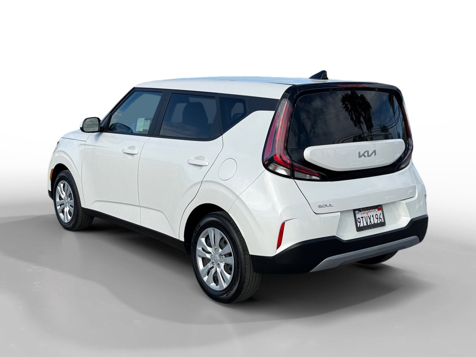 Certified 2025 Kia Soul LX image 3