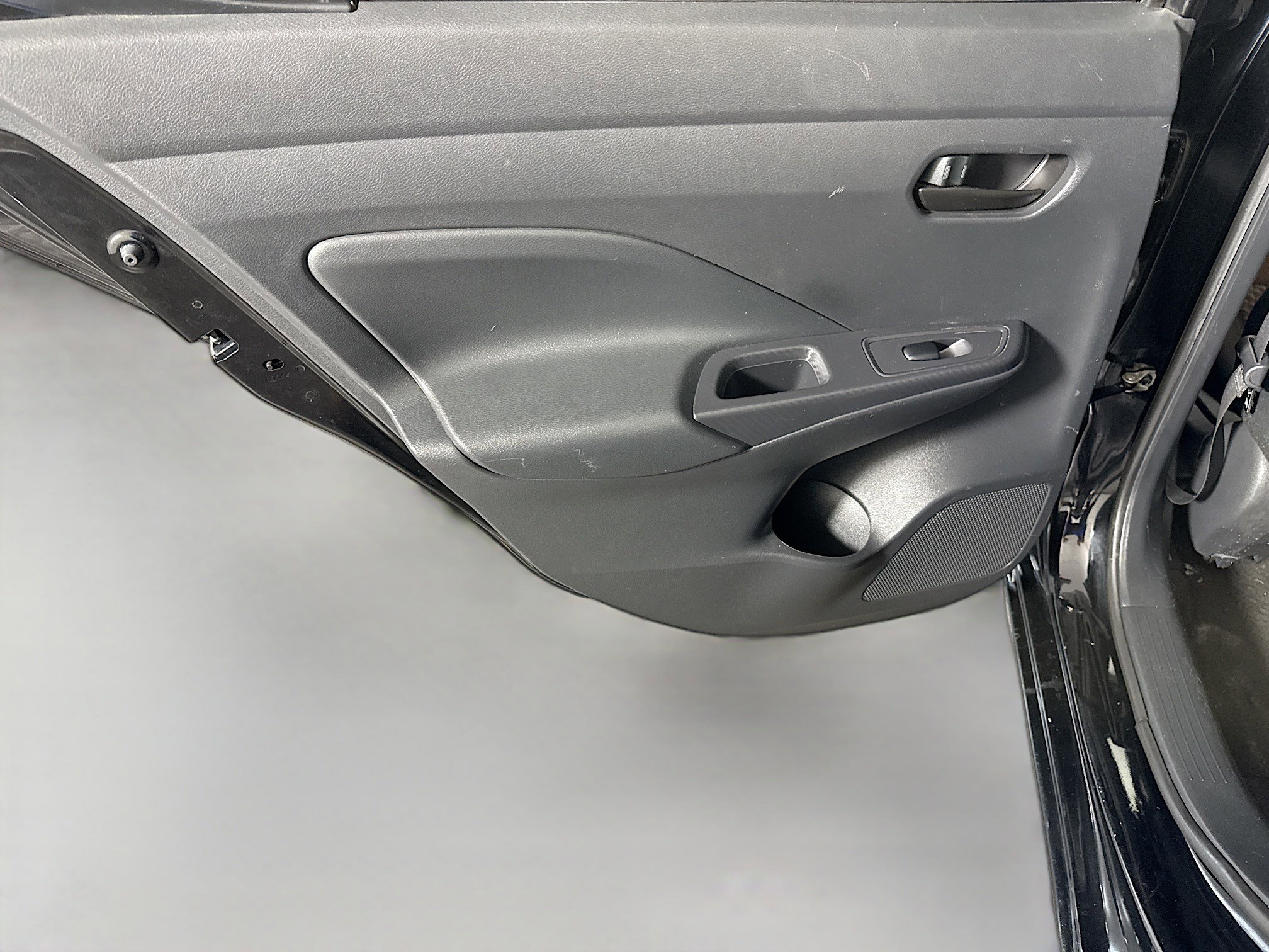 Used 2021 Nissan Versa S FWD image 26