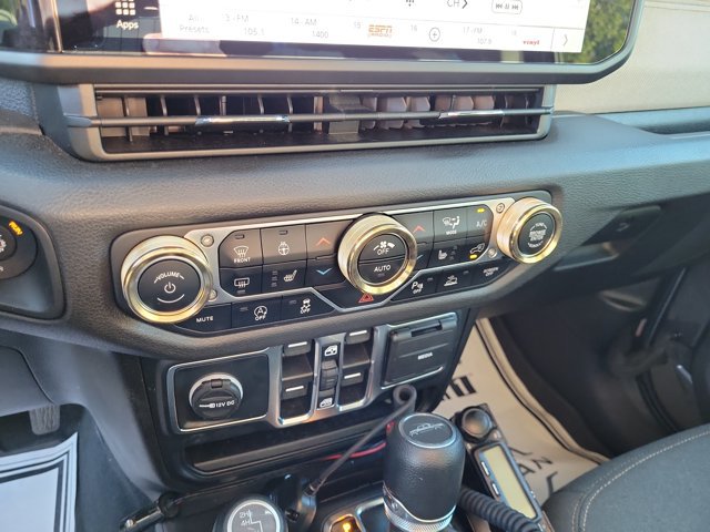 Used 2024 Jeep Gladiator Sport AWD/4WD image 28