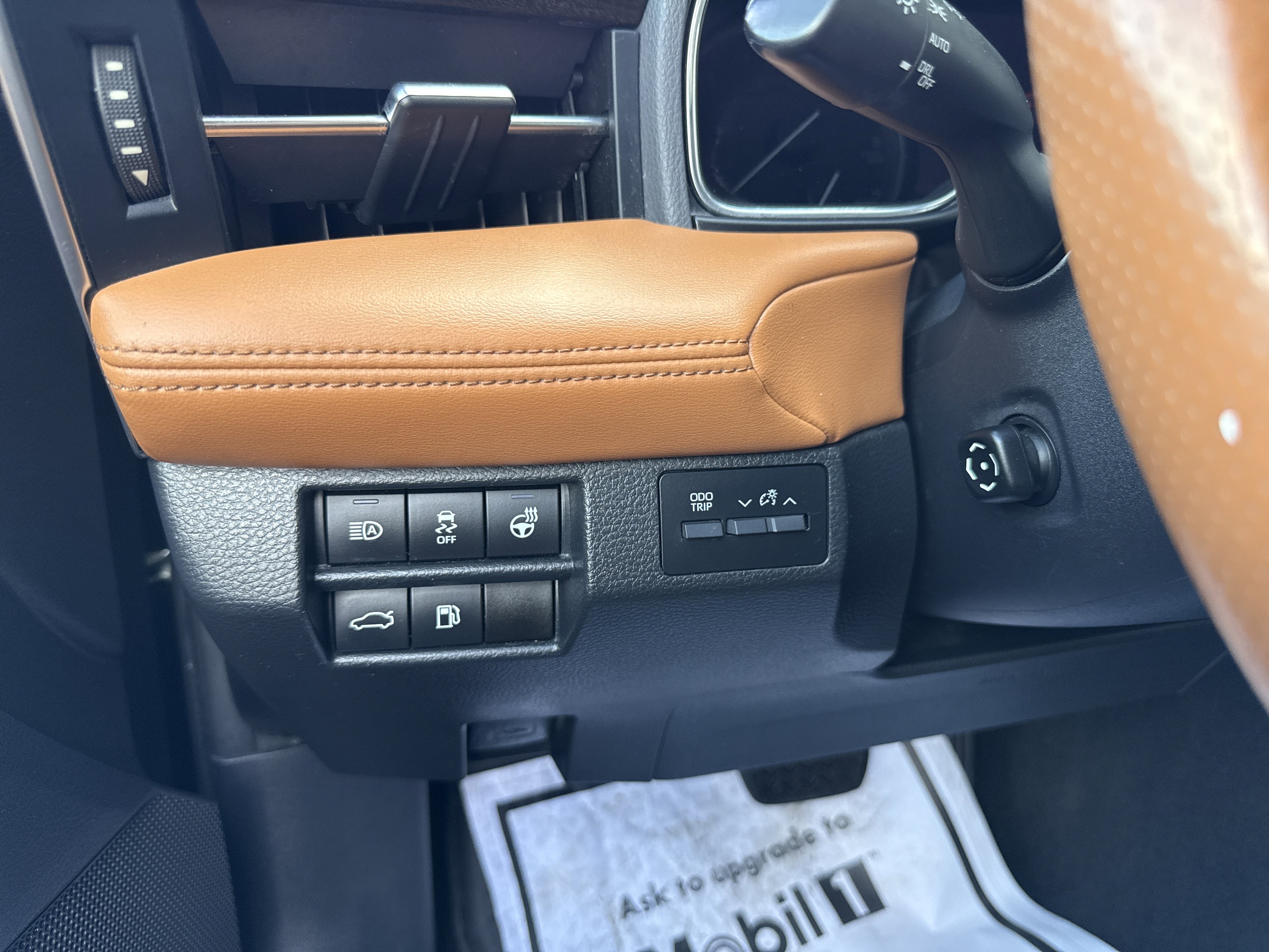 Used 2019 Toyota Avalon Limited w/ All Weather Liner Package image 16