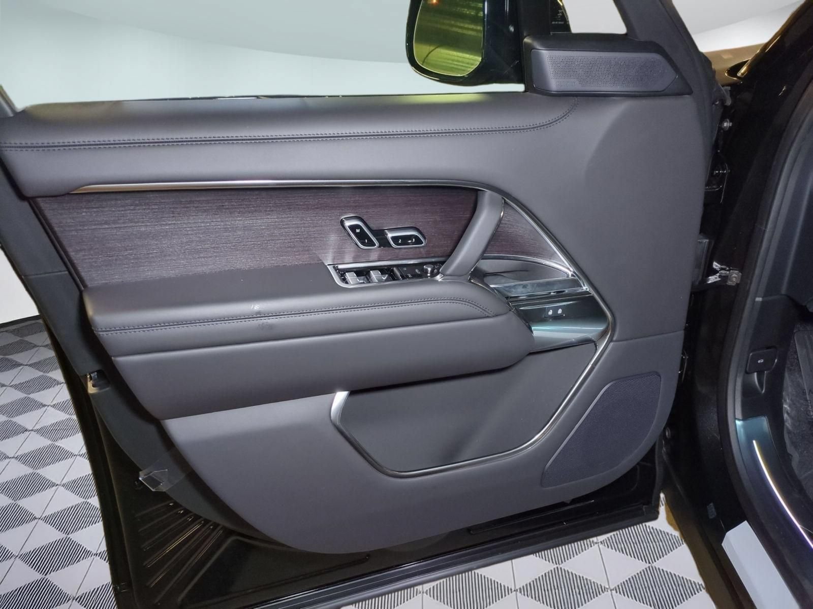 New 2026 Land Rover Range Rover SE AWD/4WD image 11