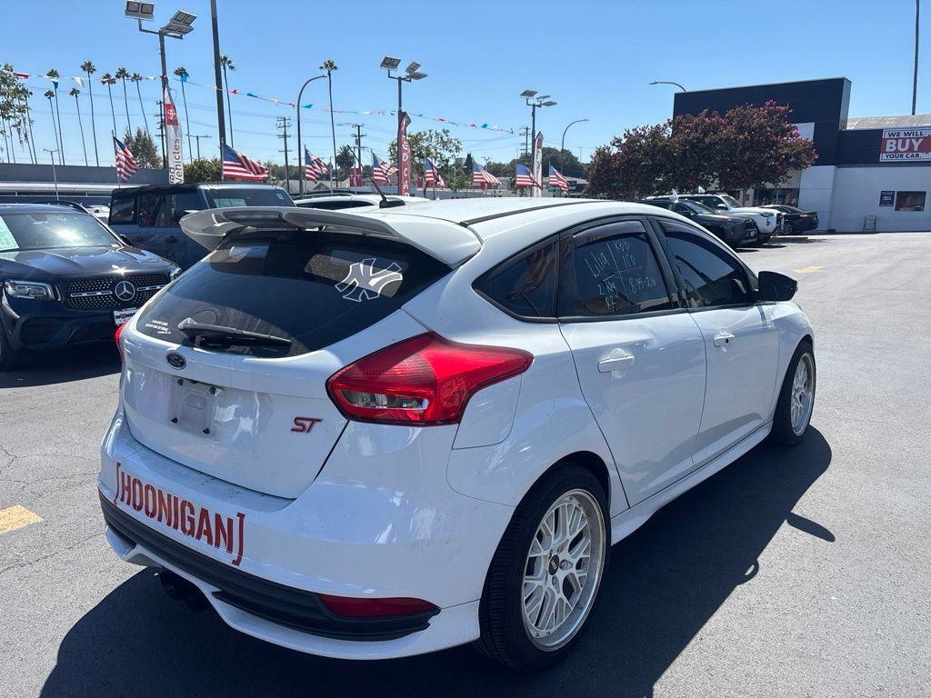 Used 2018 Ford Focus ST FWD image 4