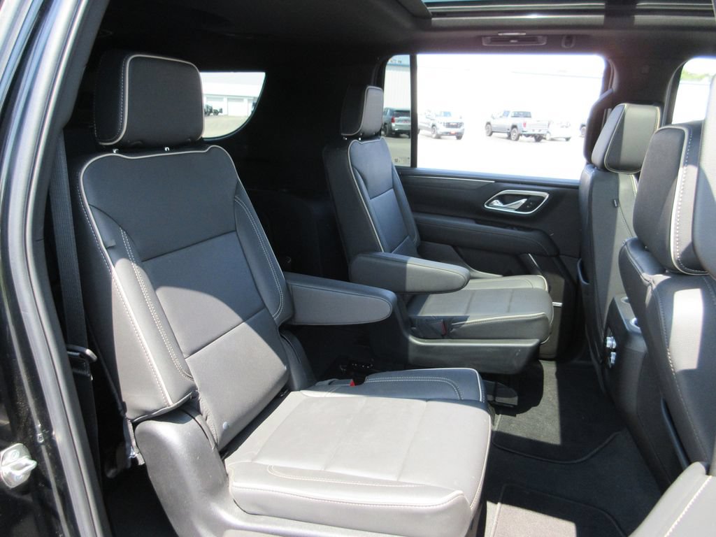 Certified 2024 GMC Yukon XL SLT w/ SLT Premium Package AWD/4WD image 26