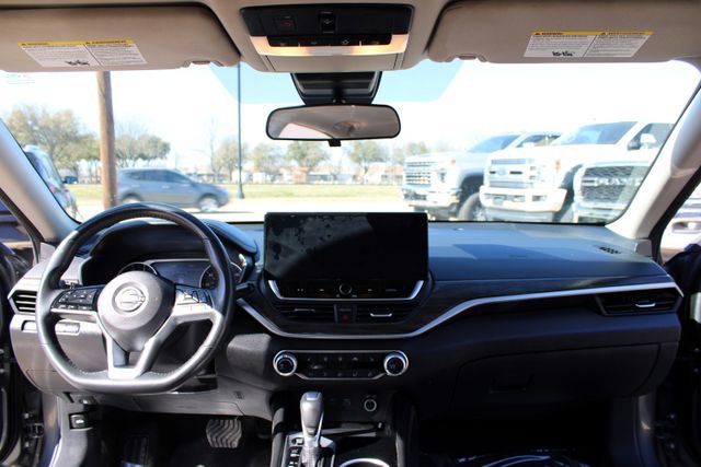 Used 2023 Nissan Altima 2.5 SV w/ SV Premium Package FWD image 17