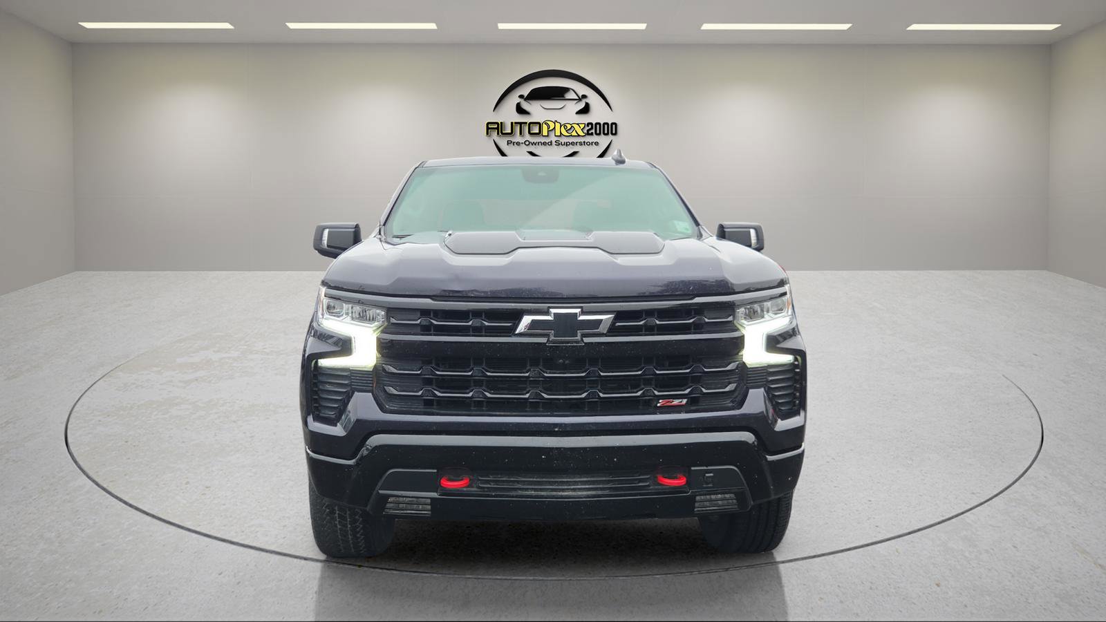 Used 2022 Chevrolet Silverado 1500 LT Trail Boss w/ LT Trail Boss Premium Package AWD/4WD image 2