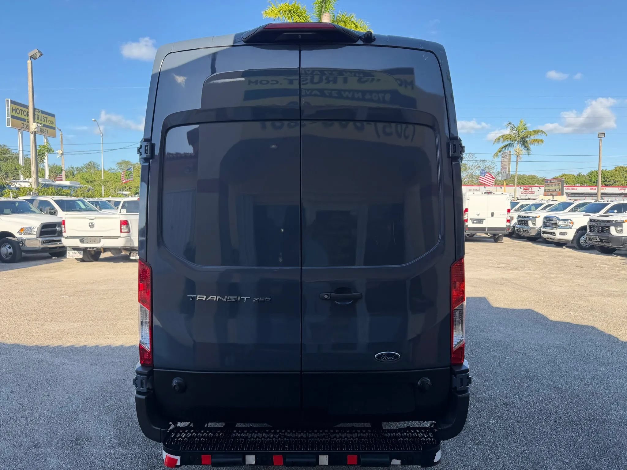 Used 2020 Ford Transit 250 148 High Roof Extended RWD image 4