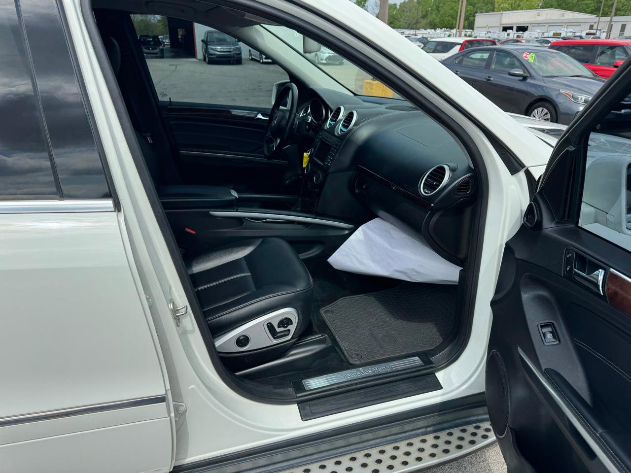 Used 2011 Mercedes-Benz GL 450 4MATIC image 10