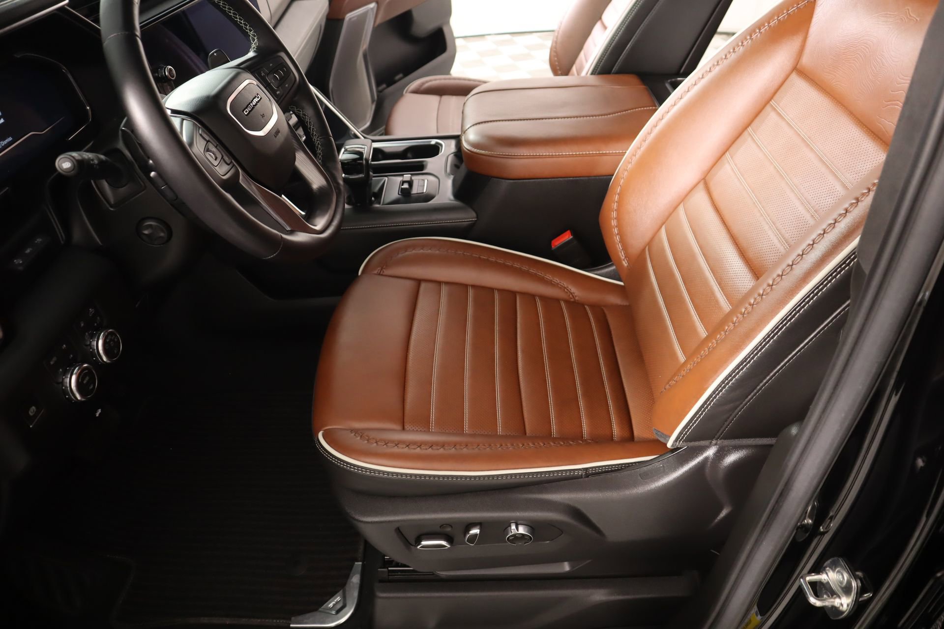 Used 2025 GMC Sierra 1500 Denali Ultimate image 12