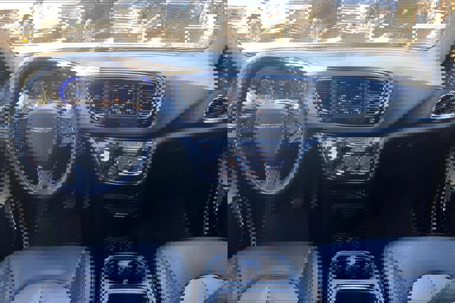 Used 2020 Chrysler Pacifica Touring w/ S Appearance Package FWD image 15