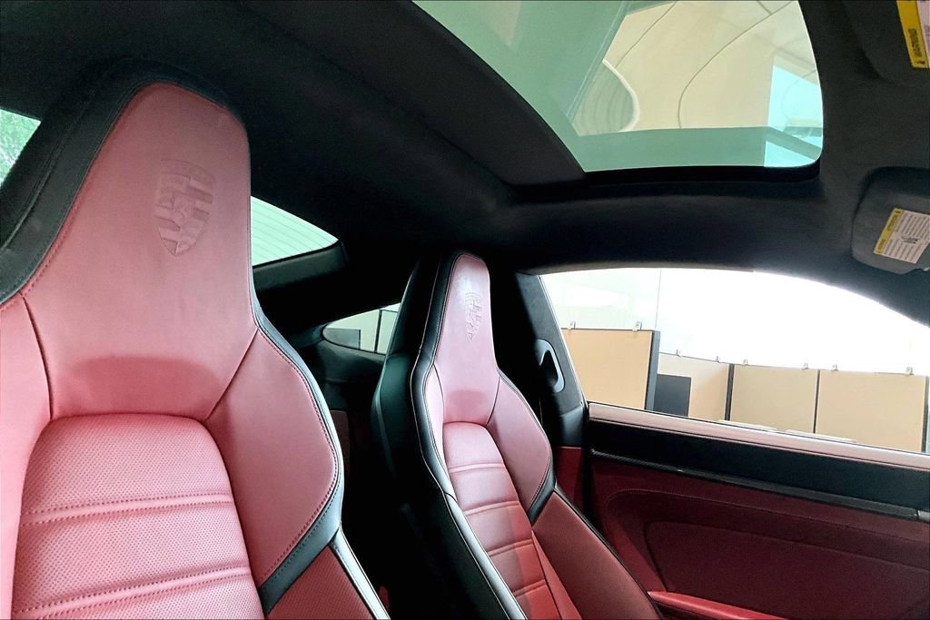 Used 2025 Porsche 911 Carrera RWD image 19
