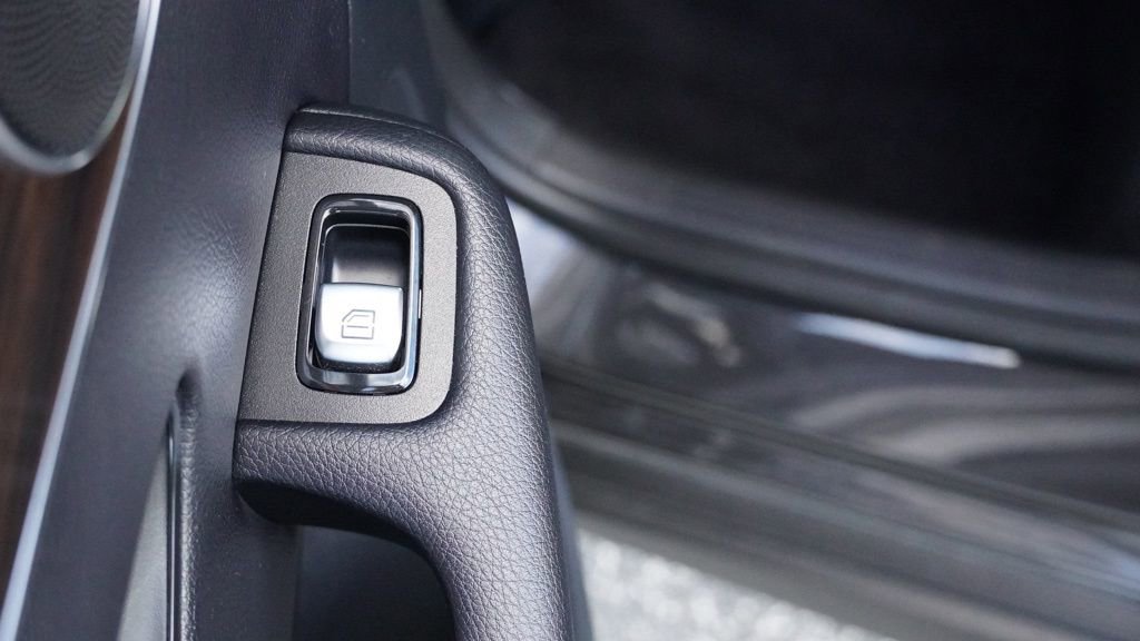 Used 2021 Mercedes-Benz GLC 300 image 18