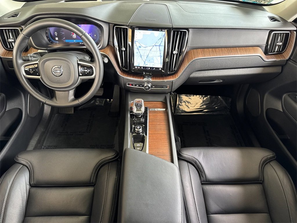 Certified 2023 Volvo XC60 B5 Ultimate w/ Climate Package image 12