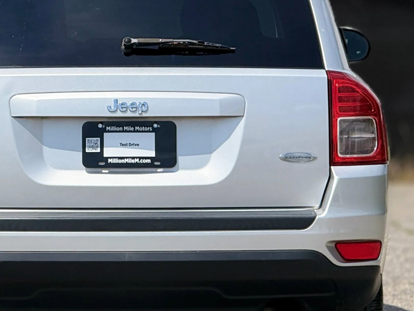 Used 2011 Jeep Compass Latitude w/ Sun/Sound Group AWD/4WD image 14