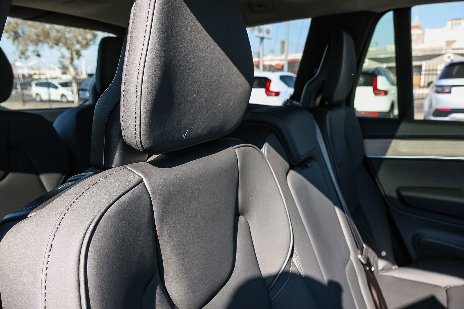 Used 2025 Volvo XC90 B6 Plus w/ Protection Package Premier image 21