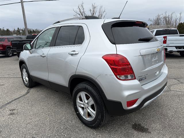 Used 2017 Chevrolet Trax LT w/ LT Convenience Package AWD/4WD image 4