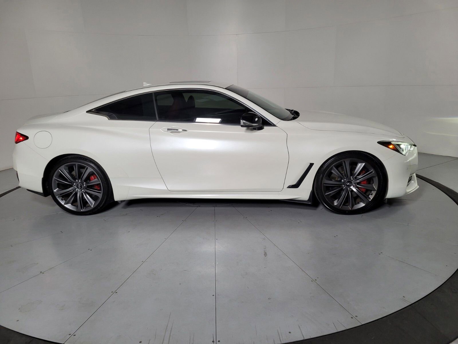 Used 2022 INFINITI Q60 Red Sport 400 image 3