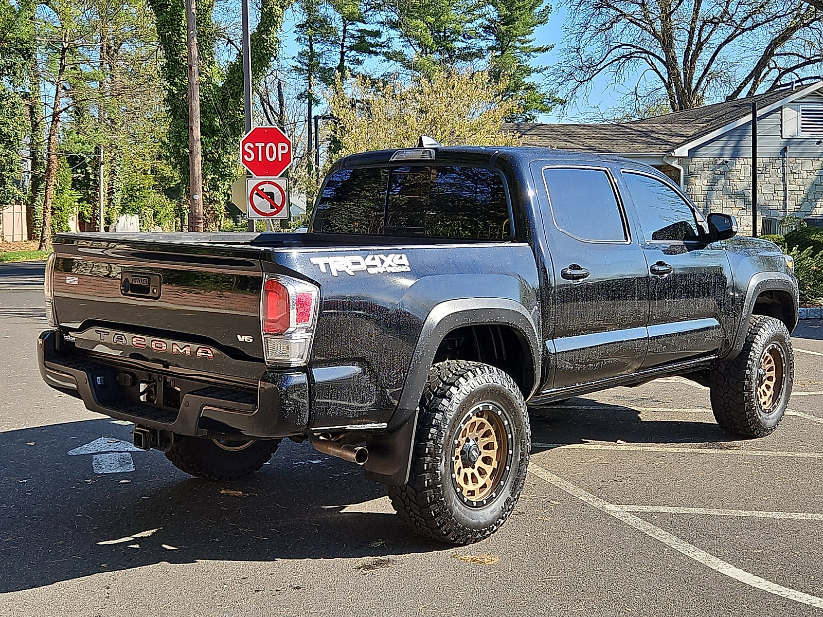 Used 2023 Toyota Tacoma TRD Off-Road w/ Technology Package AWD/4WD image 6