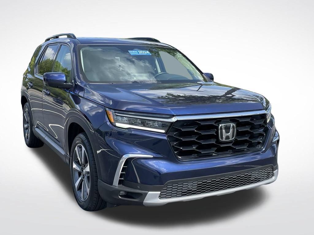 Certified 2024 Honda Pilot Touring image 8