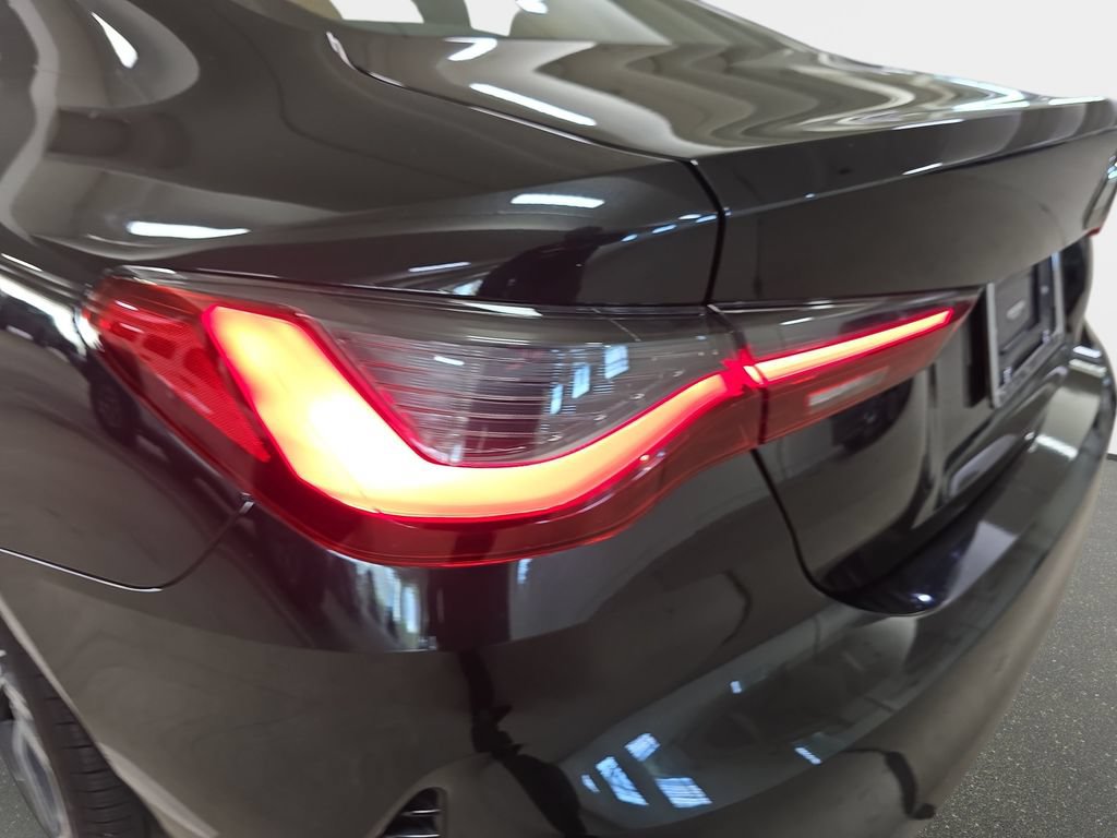 Certified 2024 BMW 430i Coupe w/ Convenience Package RWD image 32