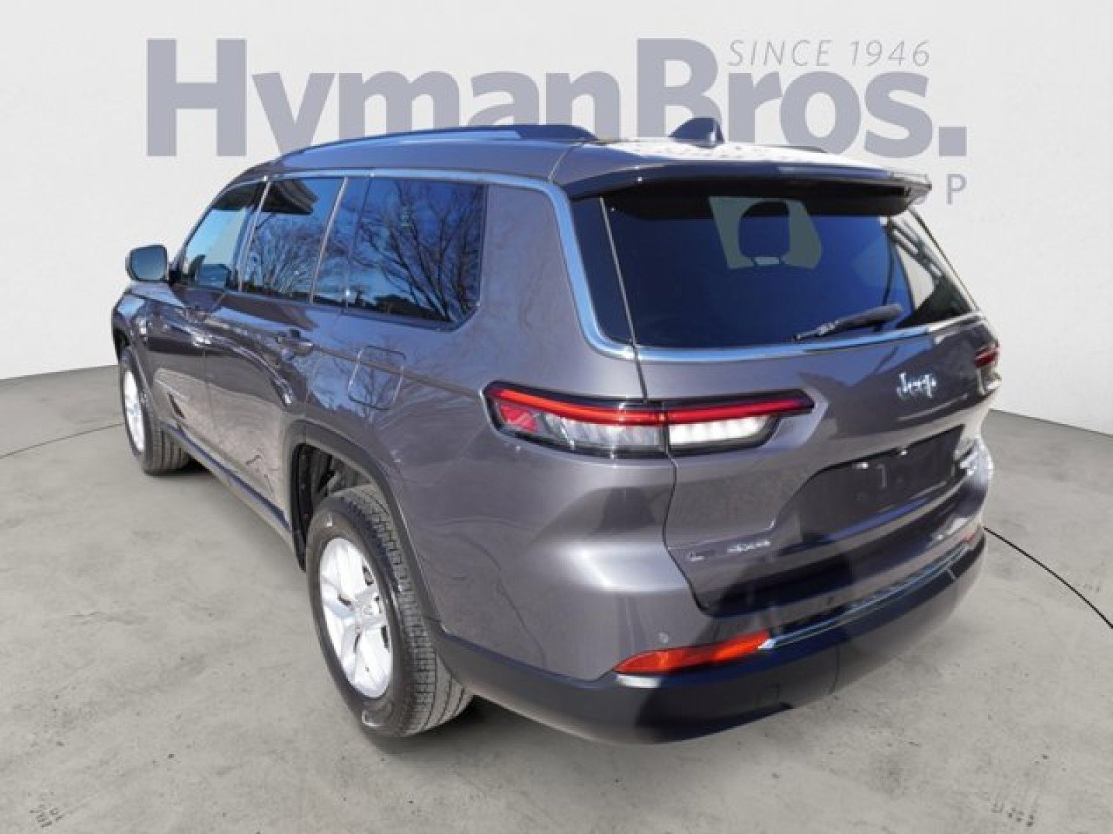 Used 2022 Jeep Grand Cherokee L Laredo w/ Luxury Tech Group I AWD/4WD image 7