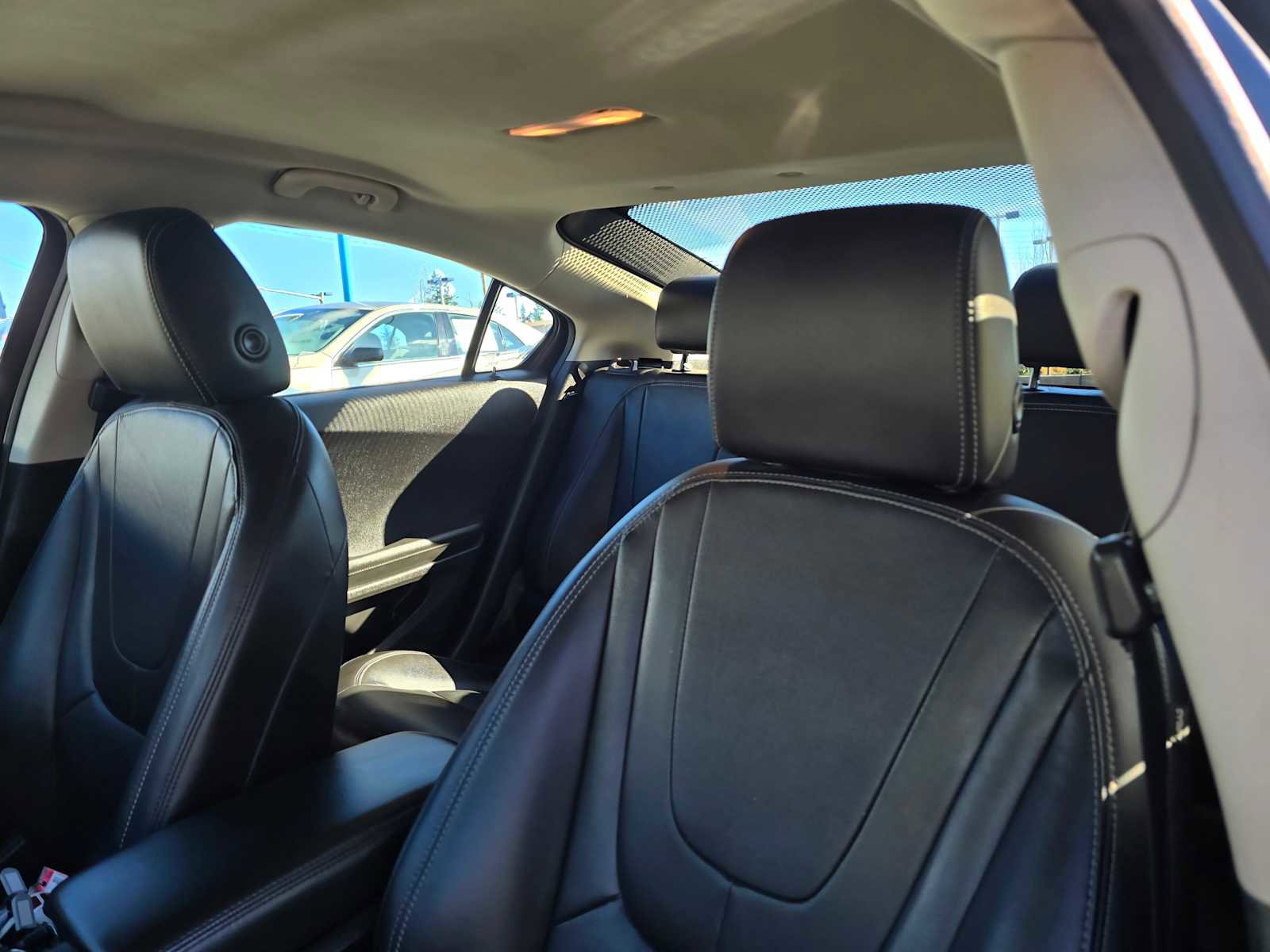 Used 2013 Chevrolet Volt Premium w/ Premium Trim Package image 22