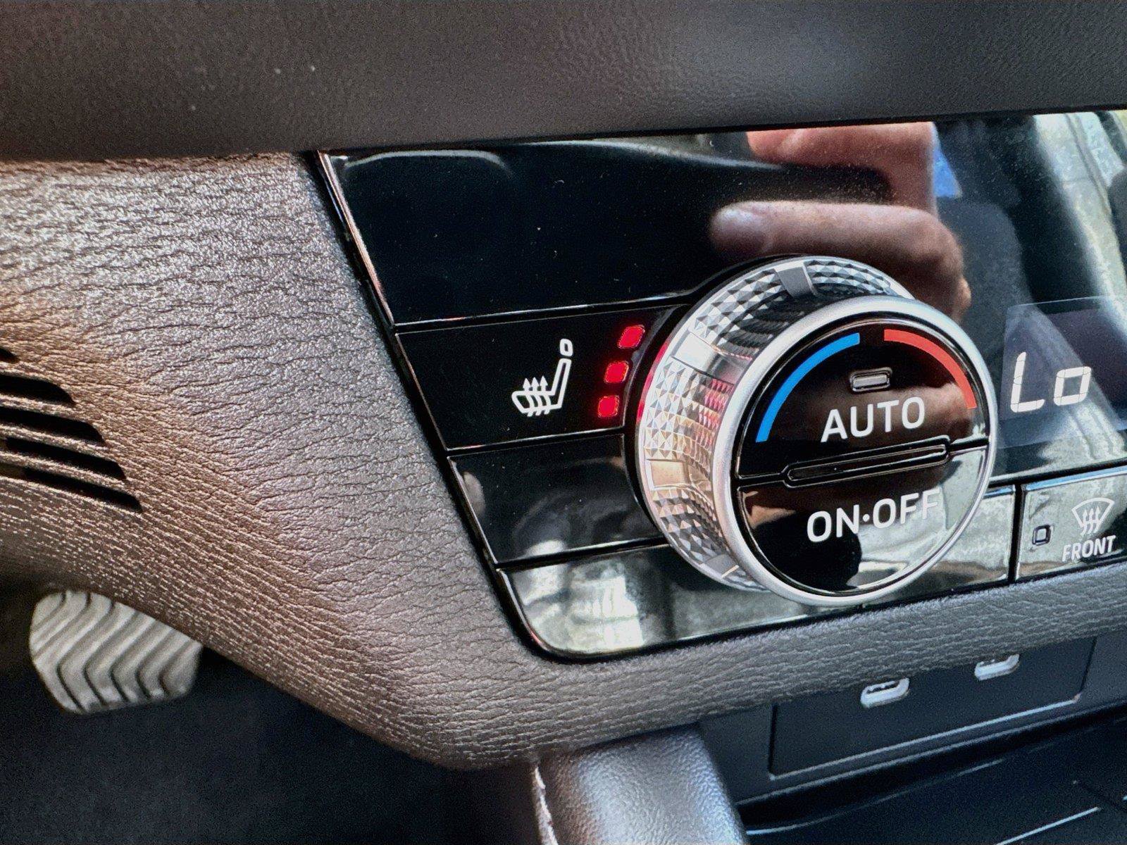 New 2026 Mitsubishi Outlander SE FWD image 19