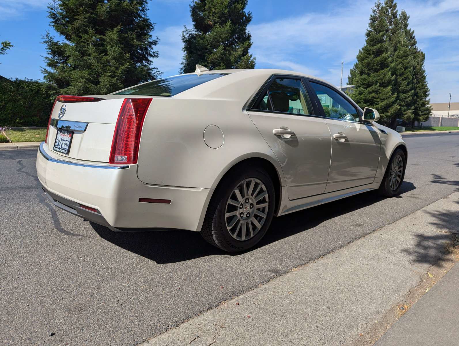Used 2013 Cadillac CTS Luxury RWD image 5