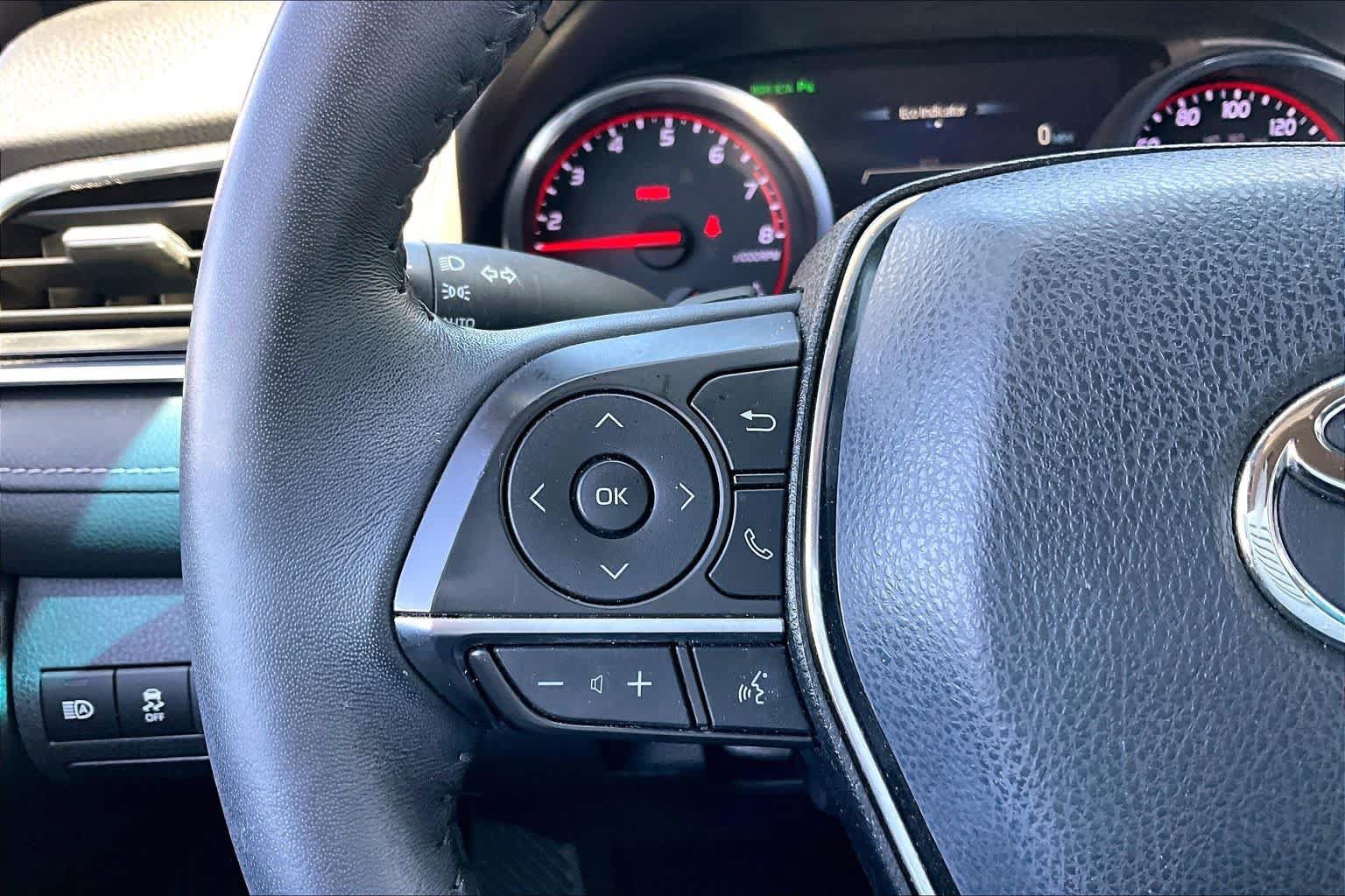Used 2018 Toyota Camry XSE FWD image 23