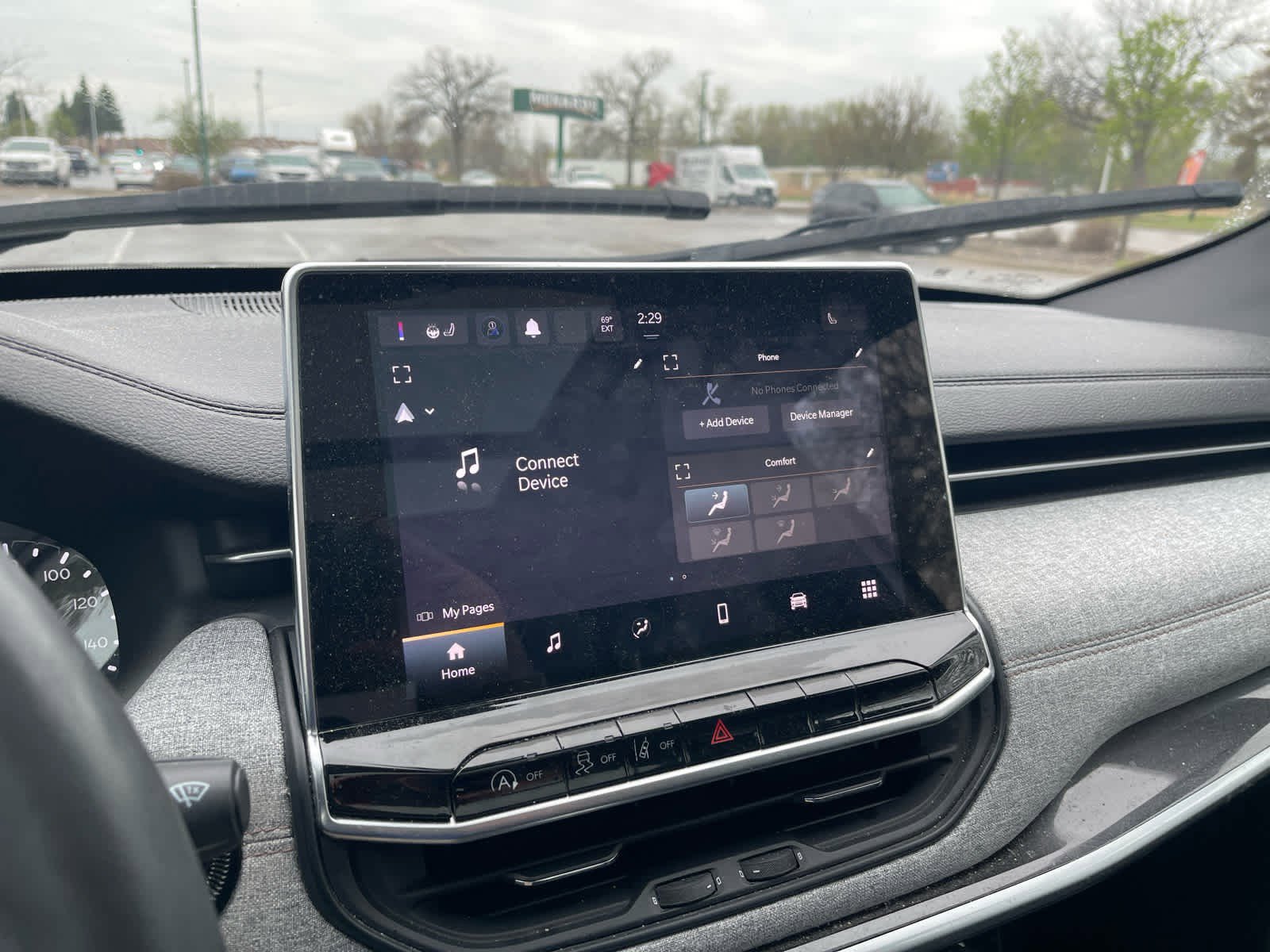 Used 2023 Jeep Compass Latitude w/ Sun and Sound Group AWD/4WD image 10