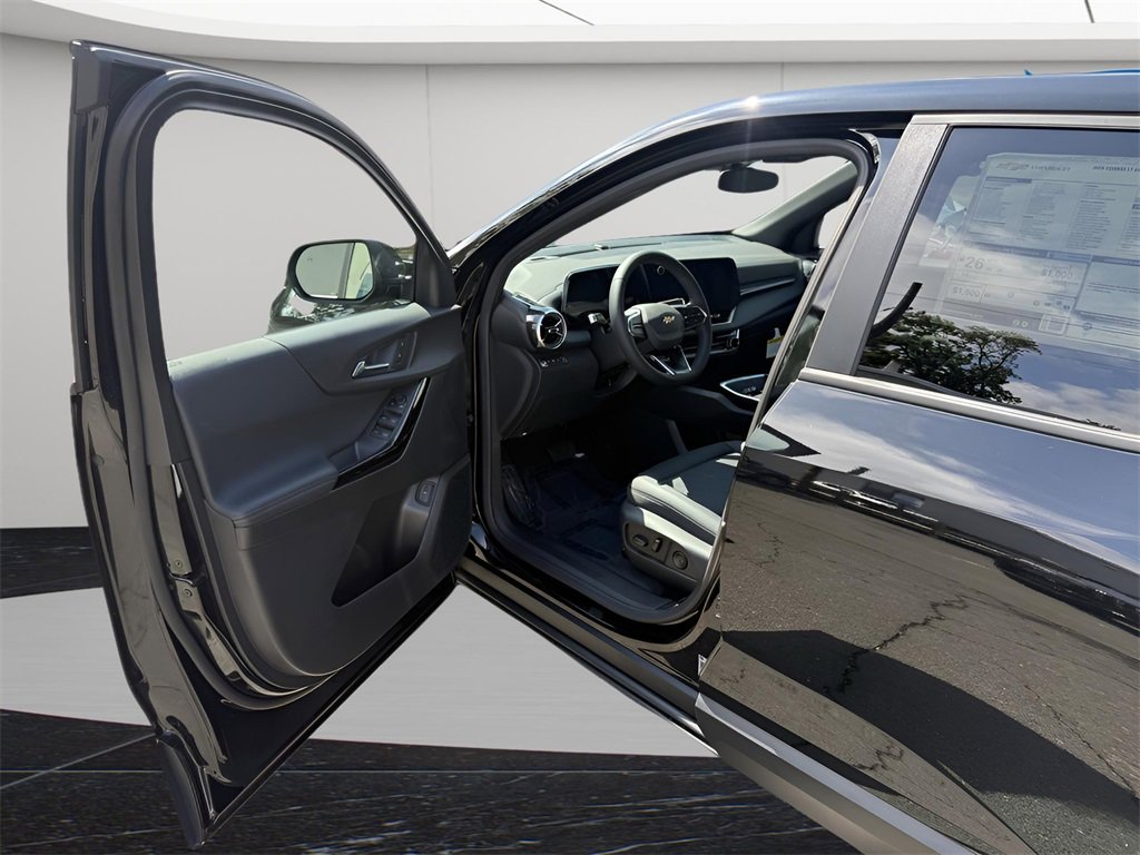 New 2026 Chevrolet Equinox LT w/ Convenience Package II image 11