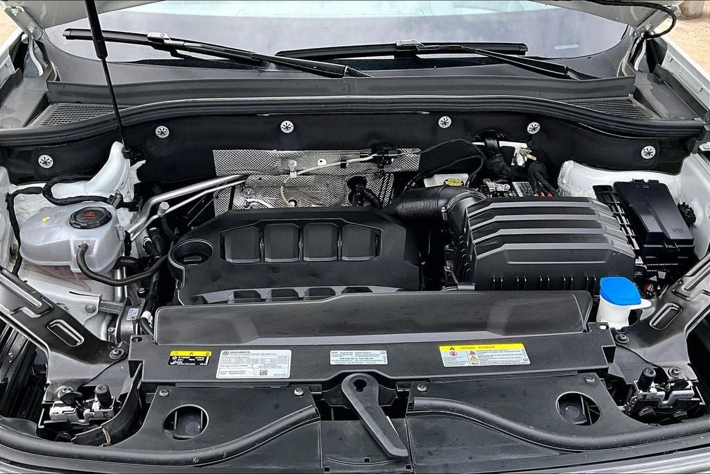 Certified 2024 Volkswagen Atlas Cross Sport SEL Premium R-Line AWD/4WD image 30